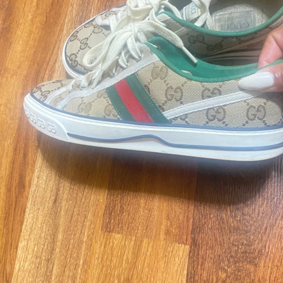 Gucci tennis shoes/ Gucci thong sandal - Picture 9 of 9